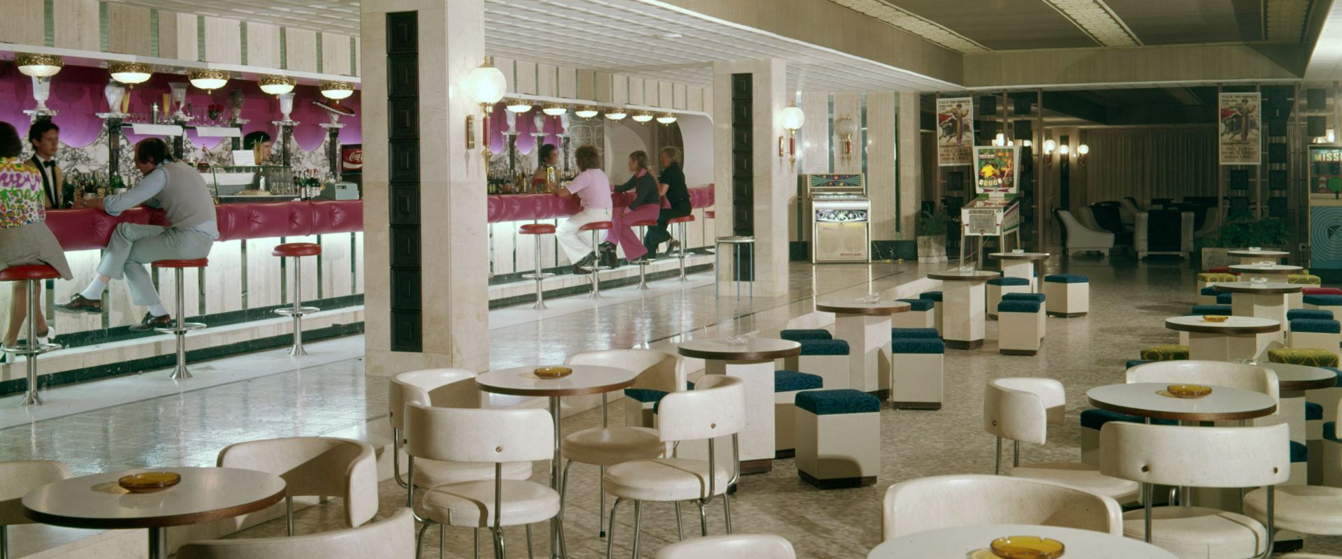 Salón Bar Cafetería 1973 - 001